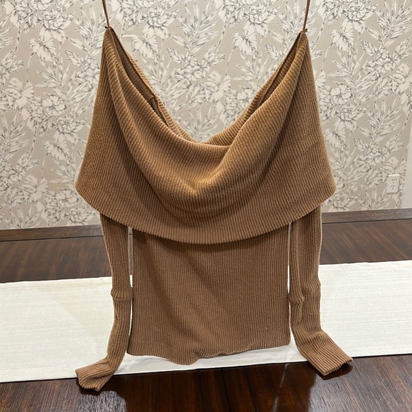 We The Free over the shoulder brown sweater - Picture 1 of 5